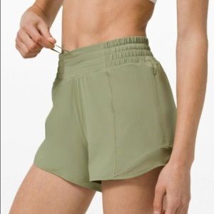 Lululemon Hotty Hot HR 4” Size 4